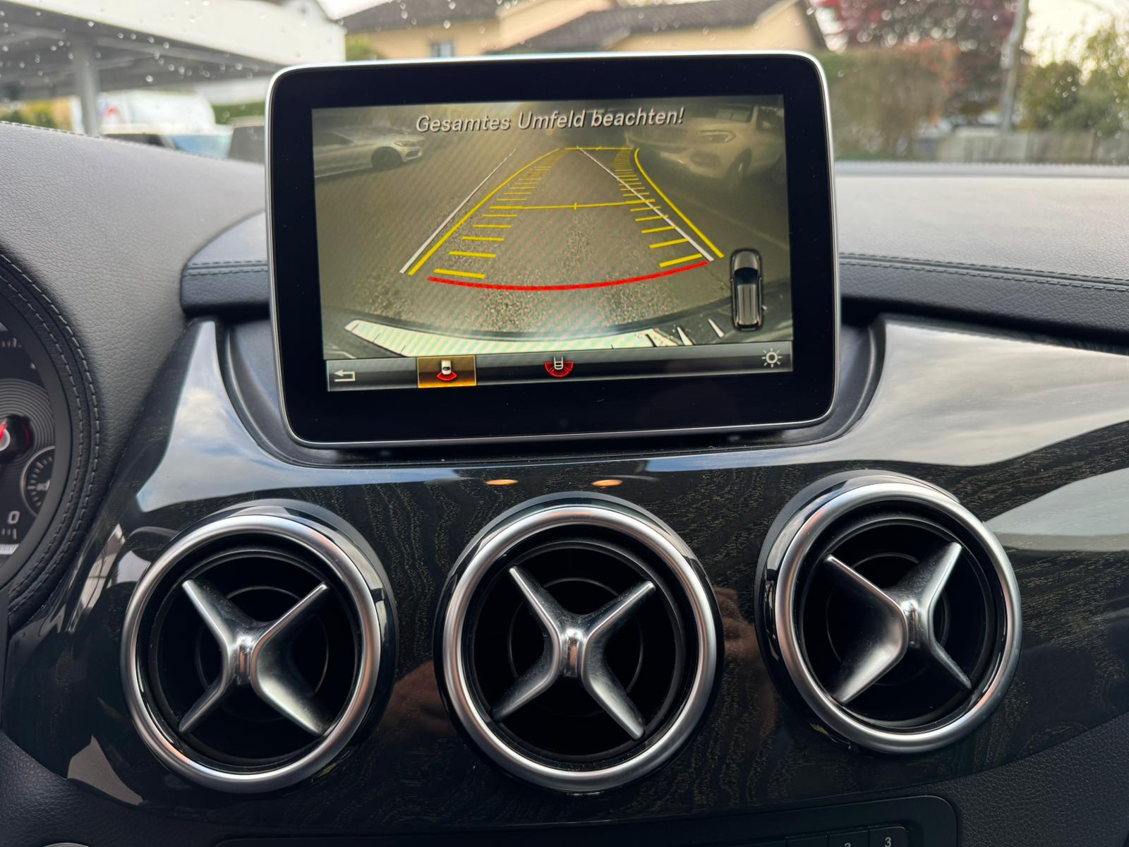 MERCEDES-BENZ B 220 AMG Line 4Matic 7G-DCT-image-13