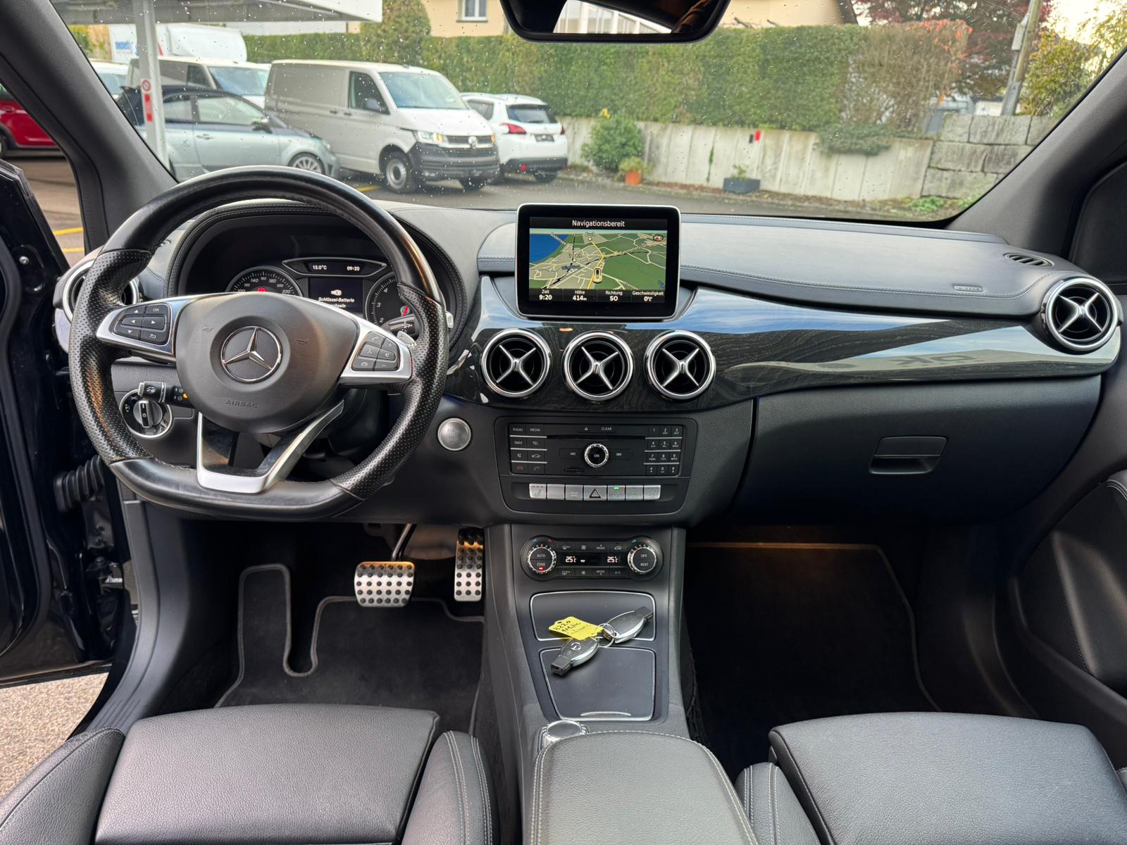 MERCEDES-BENZ B 220 AMG Line 4Matic 7G-DCT-image-11