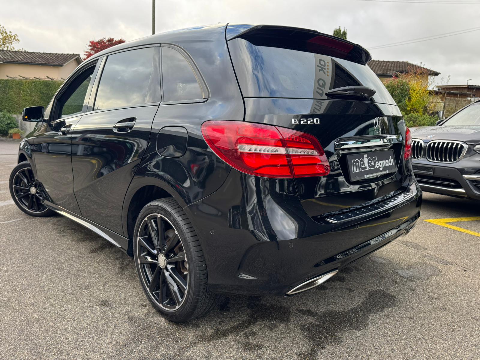 MERCEDES-BENZ B 220 AMG Line 4Matic 7G-DCT-image-5