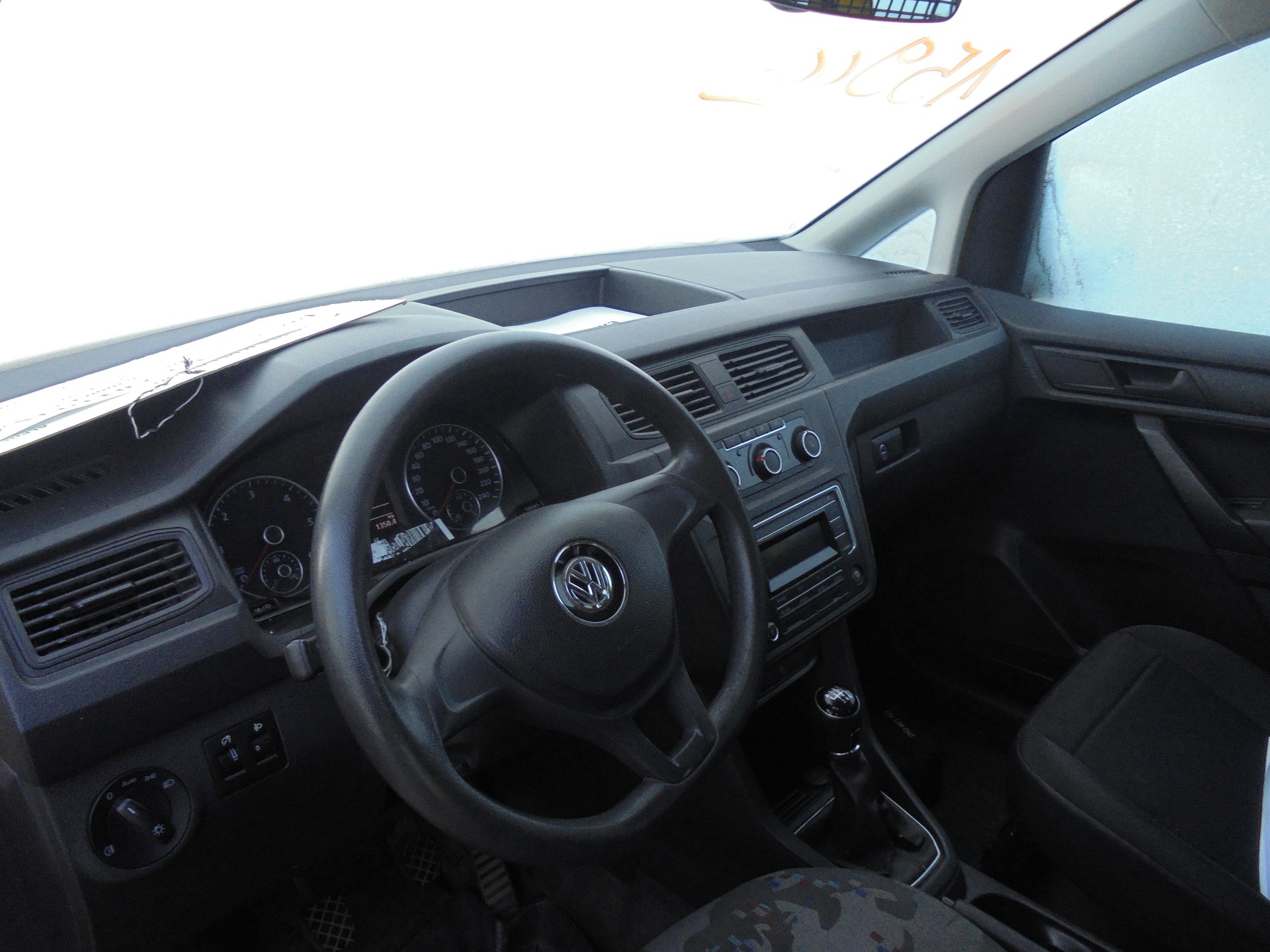 VW Caddy 2.0TDI 4Motion BlueMotion Technology-image-6