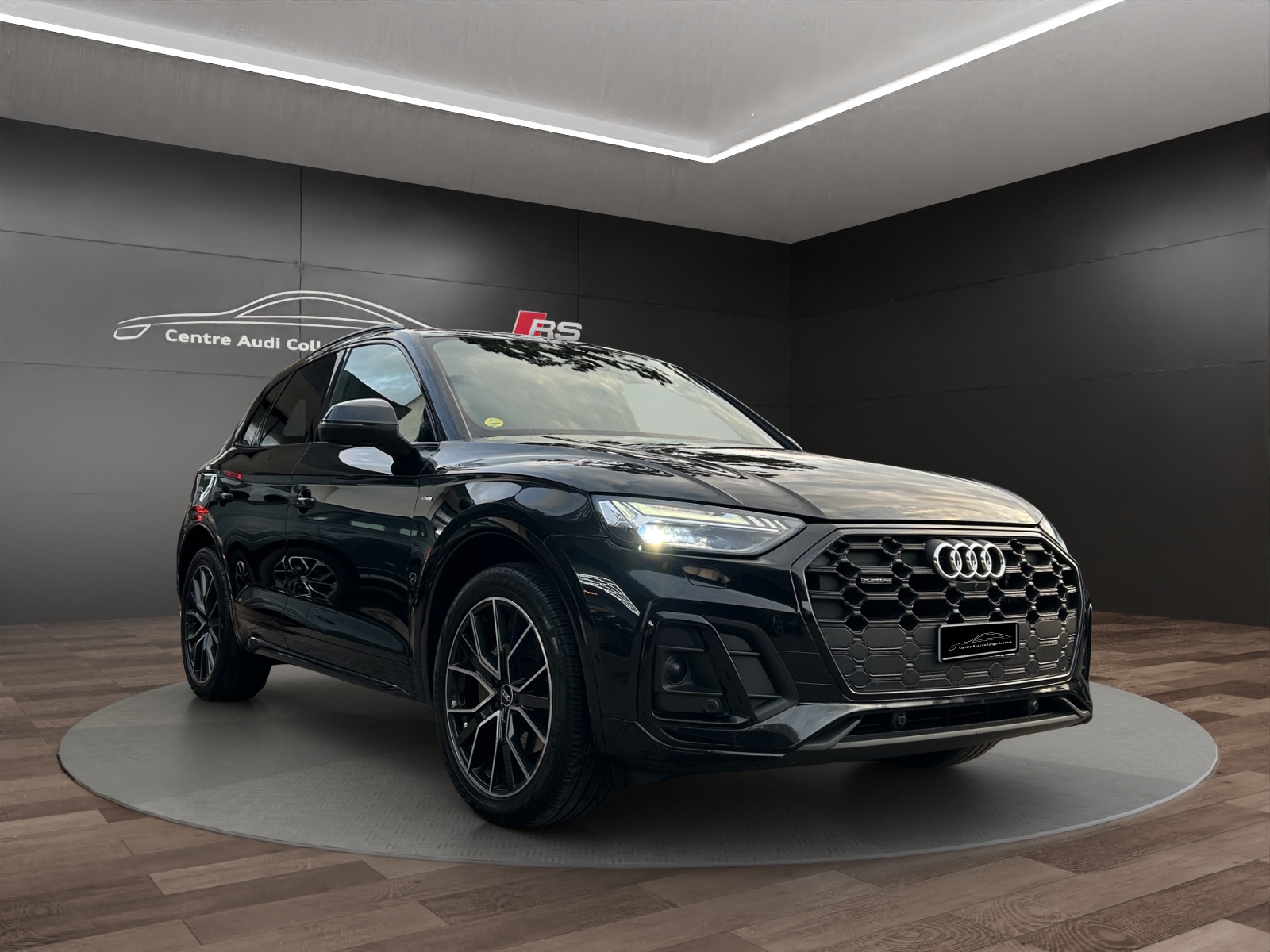 AUDI Q5 40 TDI Black Edition quattro S-tronic-image-7