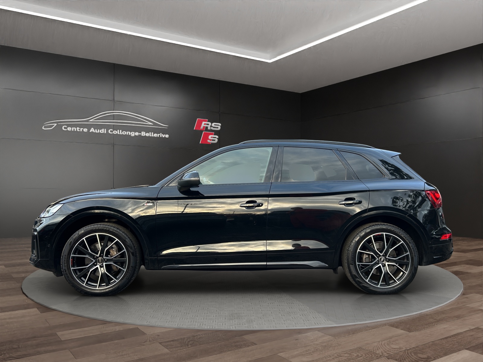 AUDI Q5 40 TDI Black Edition quattro S-tronic-image-2