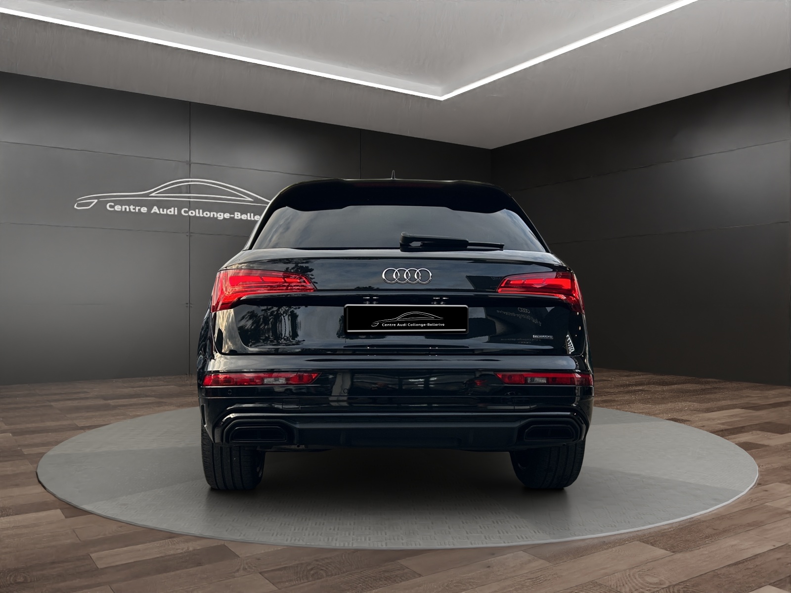 AUDI Q5 40 TDI Black Edition quattro S-tronic-image-4