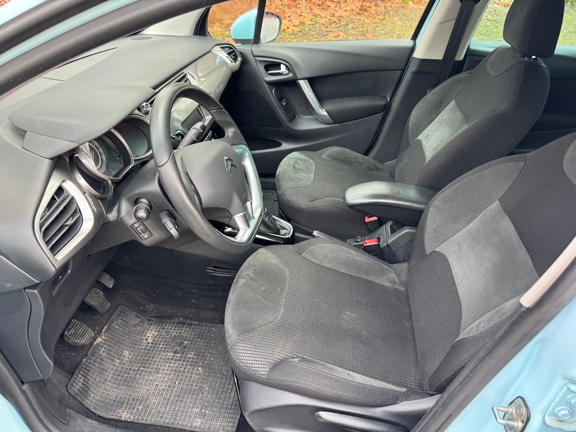 CITROEN C3 1.6i 16V Exclusive-image-9