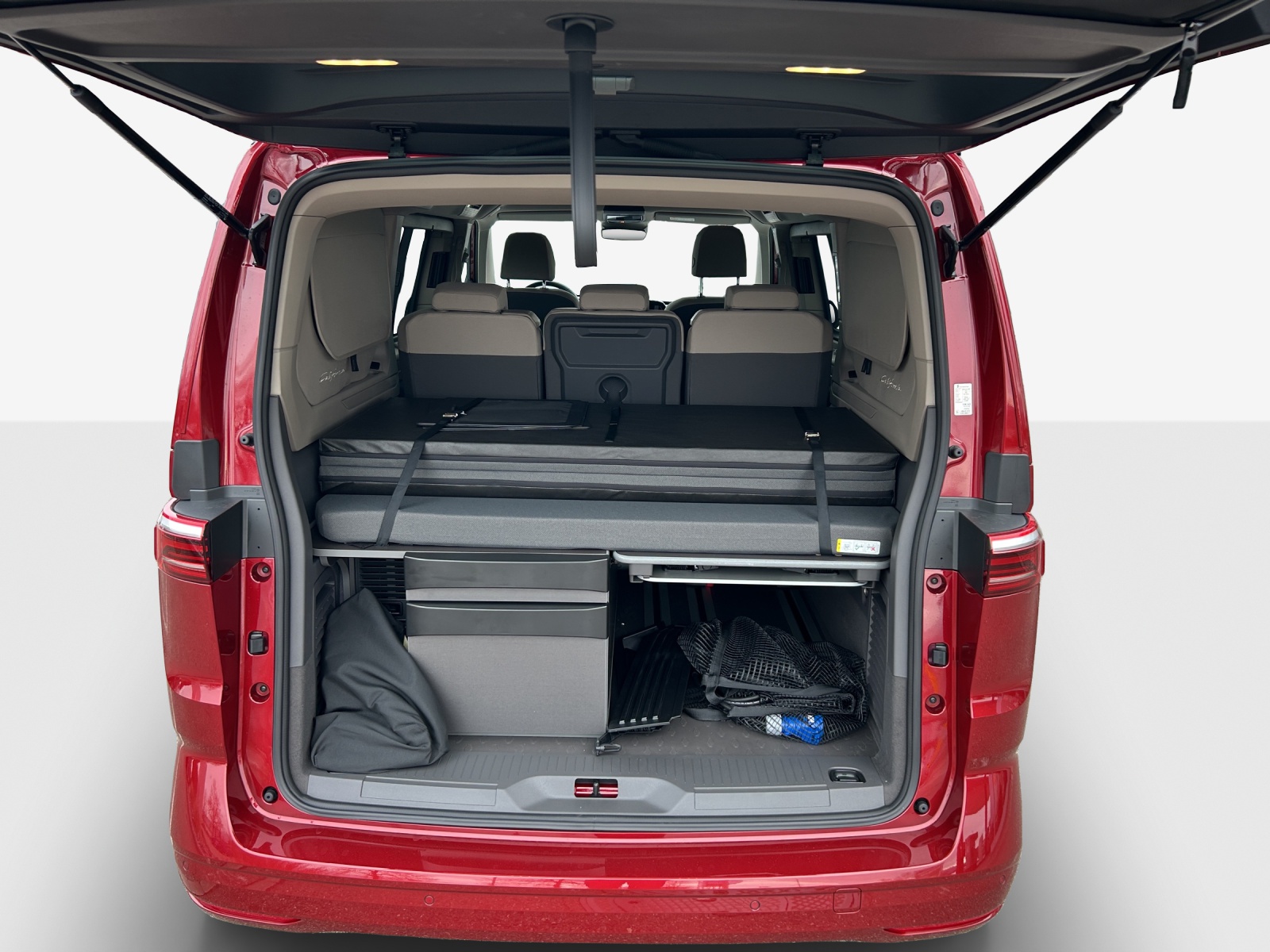 VW California 2.0 TDI Beach Tour-image-12