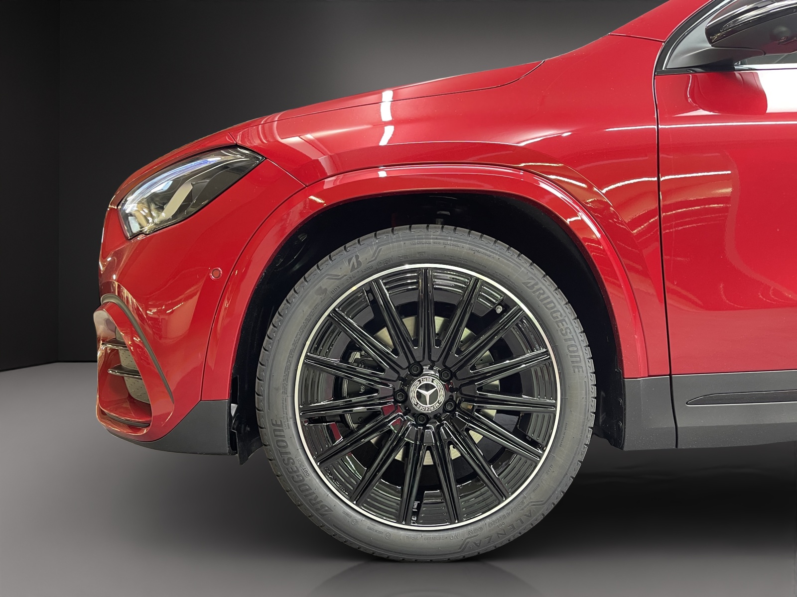 MERCEDES-BENZ GLA 200 7G-DCT Night Star-image-11