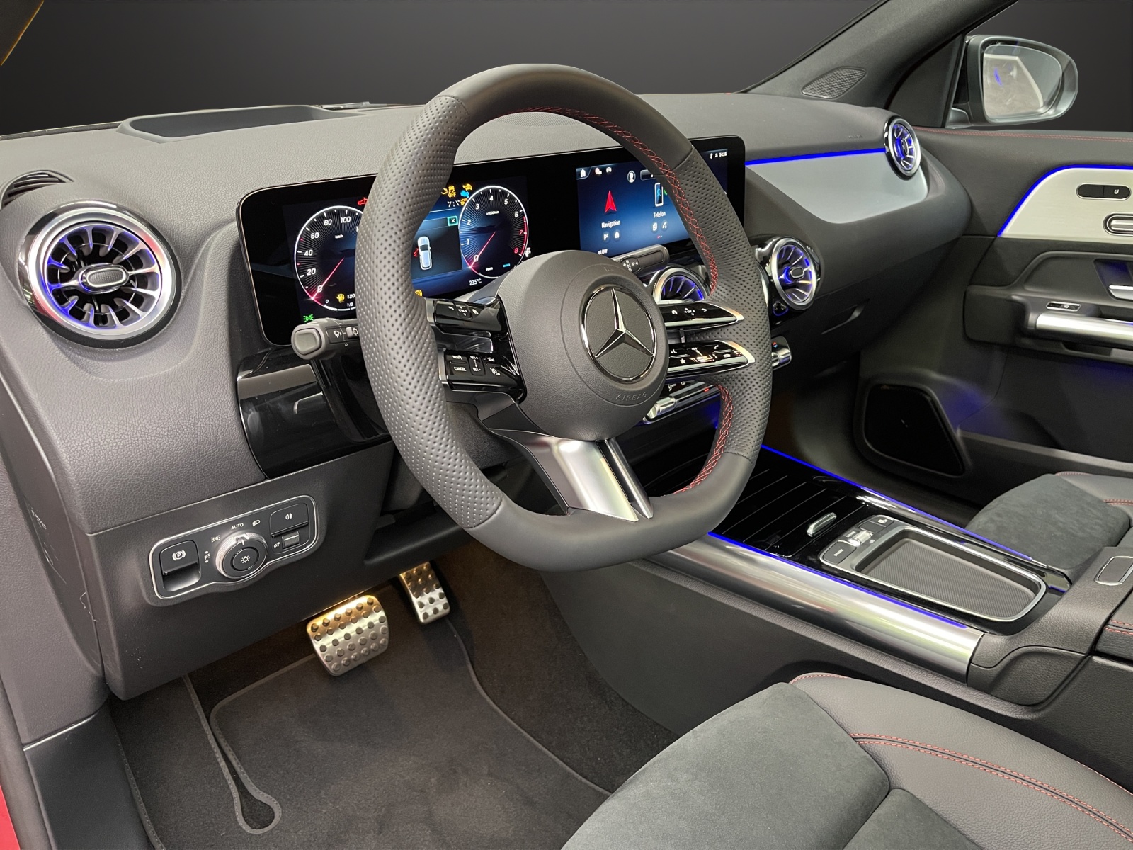 MERCEDES-BENZ GLA 200 7G-DCT Night Star-image-5