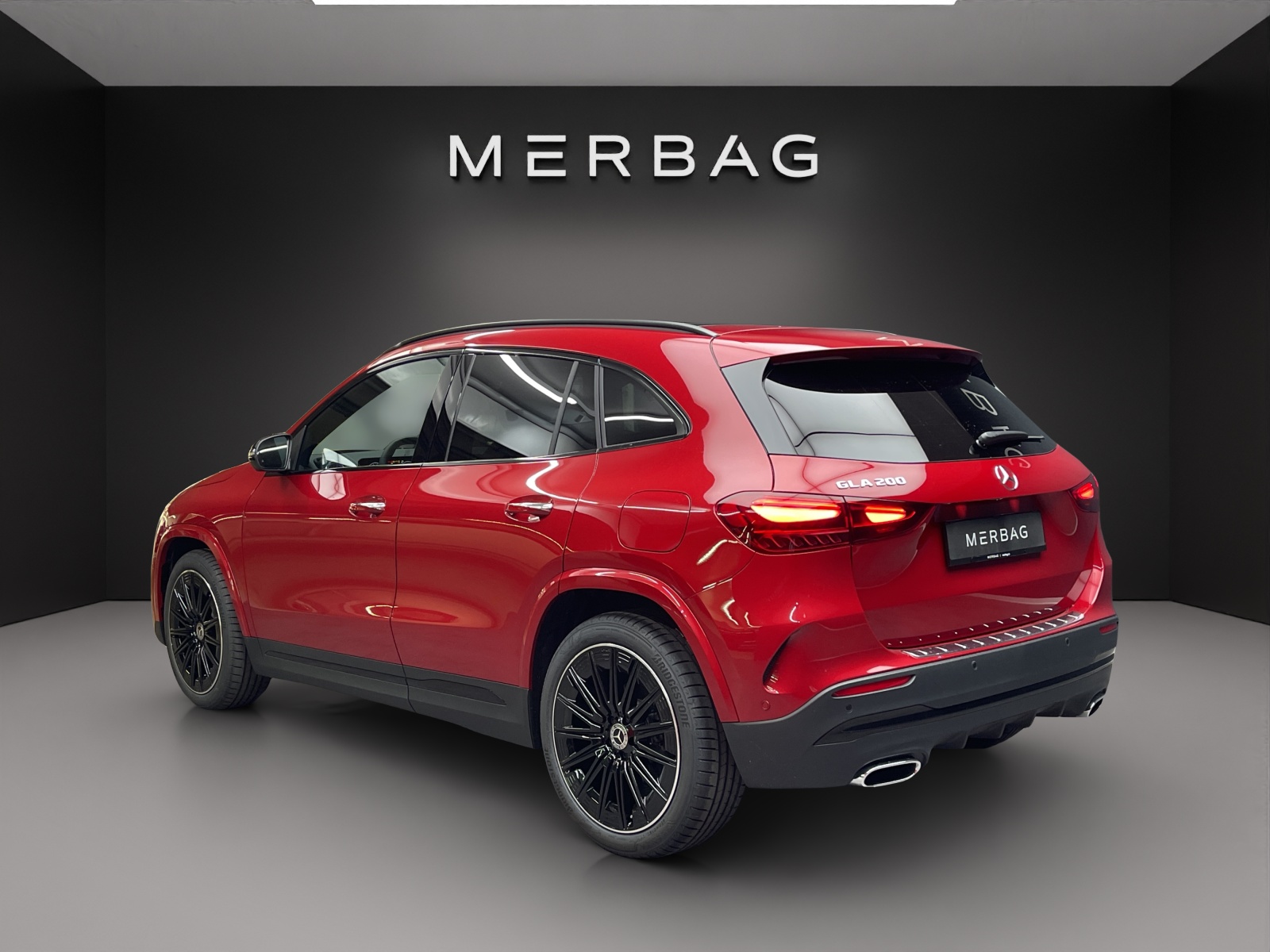 MERCEDES-BENZ GLA 200 7G-DCT Night Star-image-3