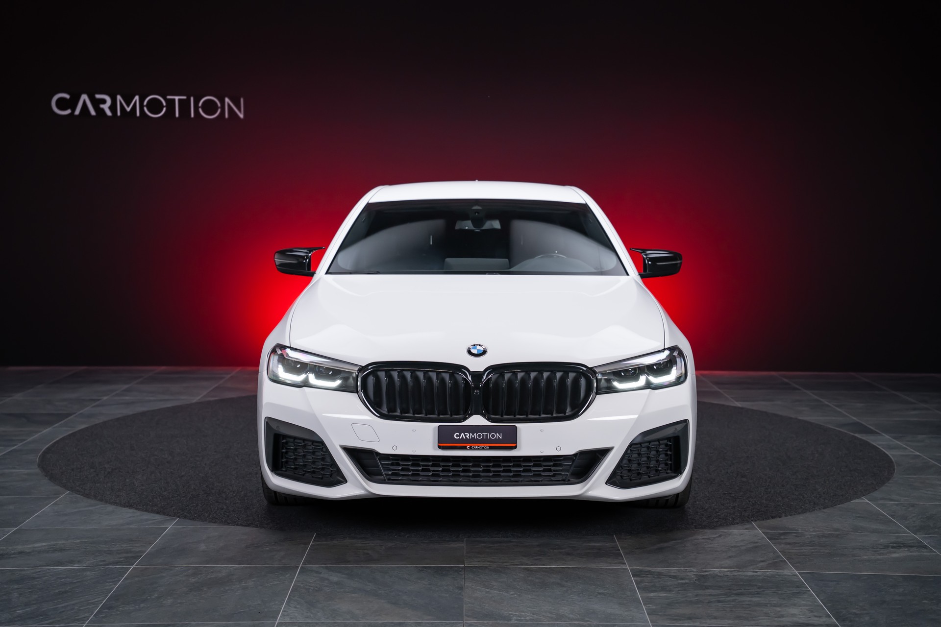 BMW 530i xDrive SAG M-Sport / Alcantara Sitze / Rückfahrkamera / El.Sitze / Ambientebeleuchtung-image-1