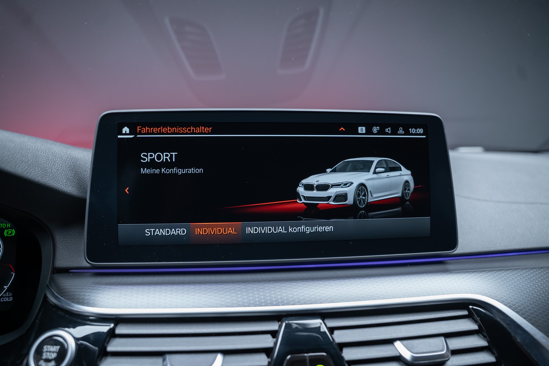BMW 530i xDrive SAG M-Sport / Alcantara Sitze / Rückfahrkamera / El.Sitze / Ambientebeleuchtung-image-32