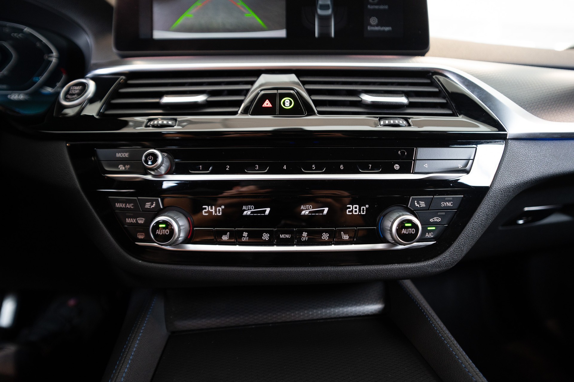 BMW 530i xDrive SAG M-Sport / Rückfahrkamera / El.Sitze / Ambientebeleuchtung-image-19