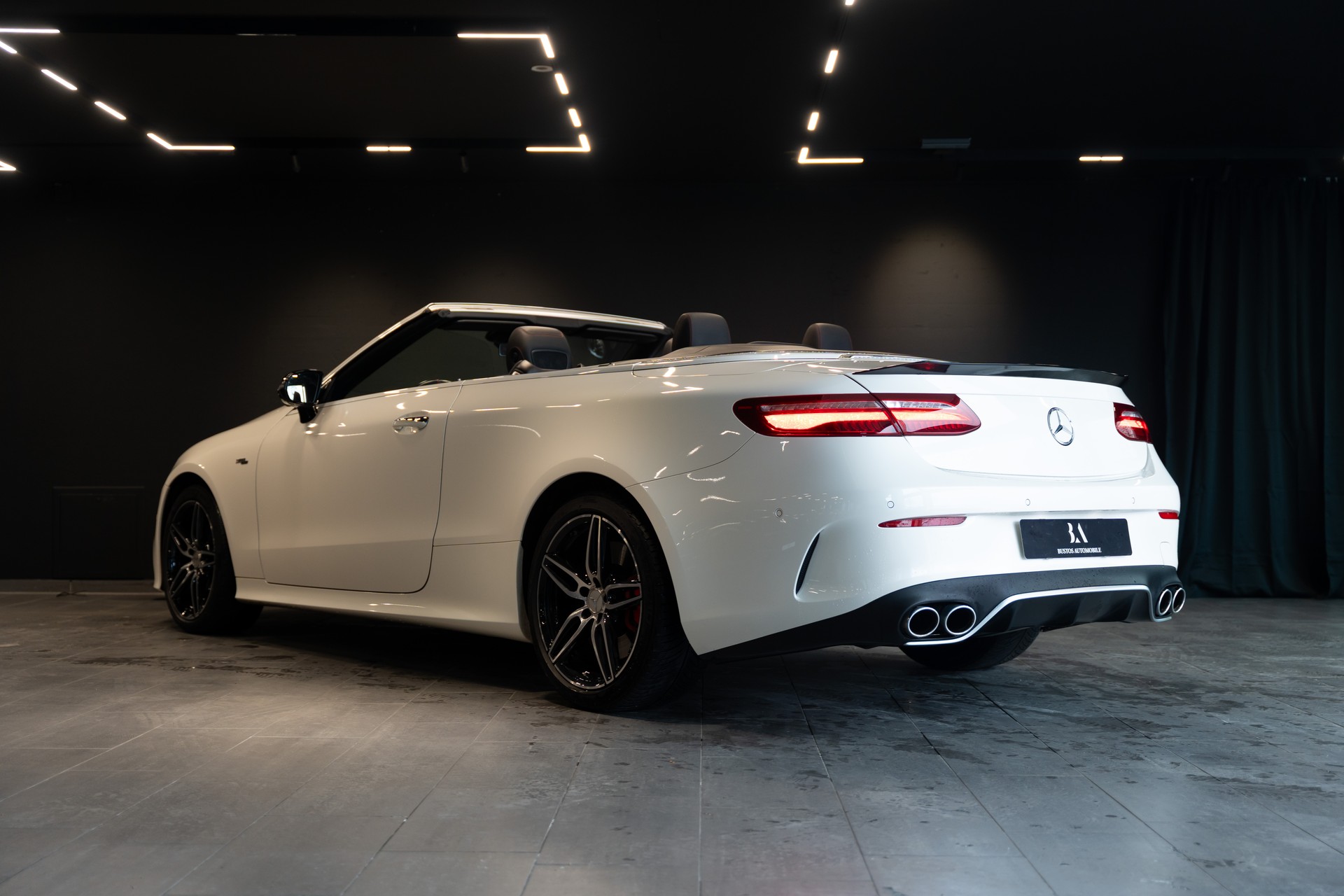 MERCEDES-BENZ E 53 Cabriolet AMG 4 Matic+ 9G-Tronic / CH Auto / Sitzbelüftung / Nackenheizung / Red Stiching Elemente / Burmester-image-6