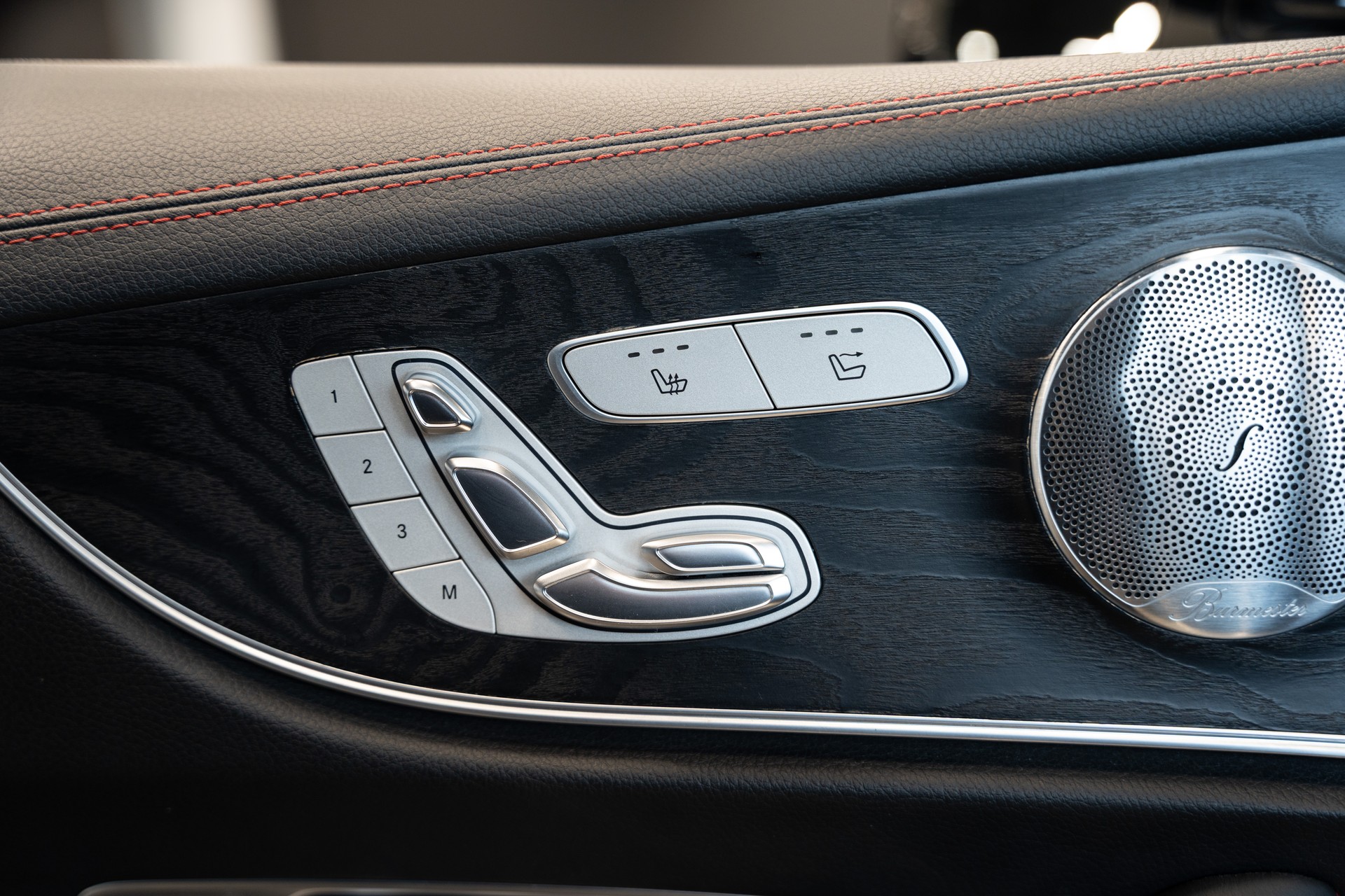 MERCEDES-BENZ E 53 Cabriolet AMG 4 Matic+ 9G-Tronic / CH Auto / Sitzbelüftung / Nackenheizung / Red Stiching Elemente / Burmester-image-11