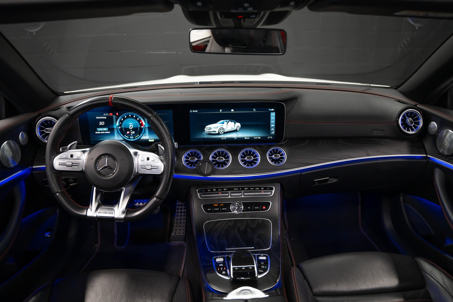 MERCEDES-BENZ E 53 Cabriolet AMG 4 Matic+ 9G-Tronic / CH Auto / Sitzbelüftung / Nackenheizung / Red Stiching Elemente / Burmester-image-12