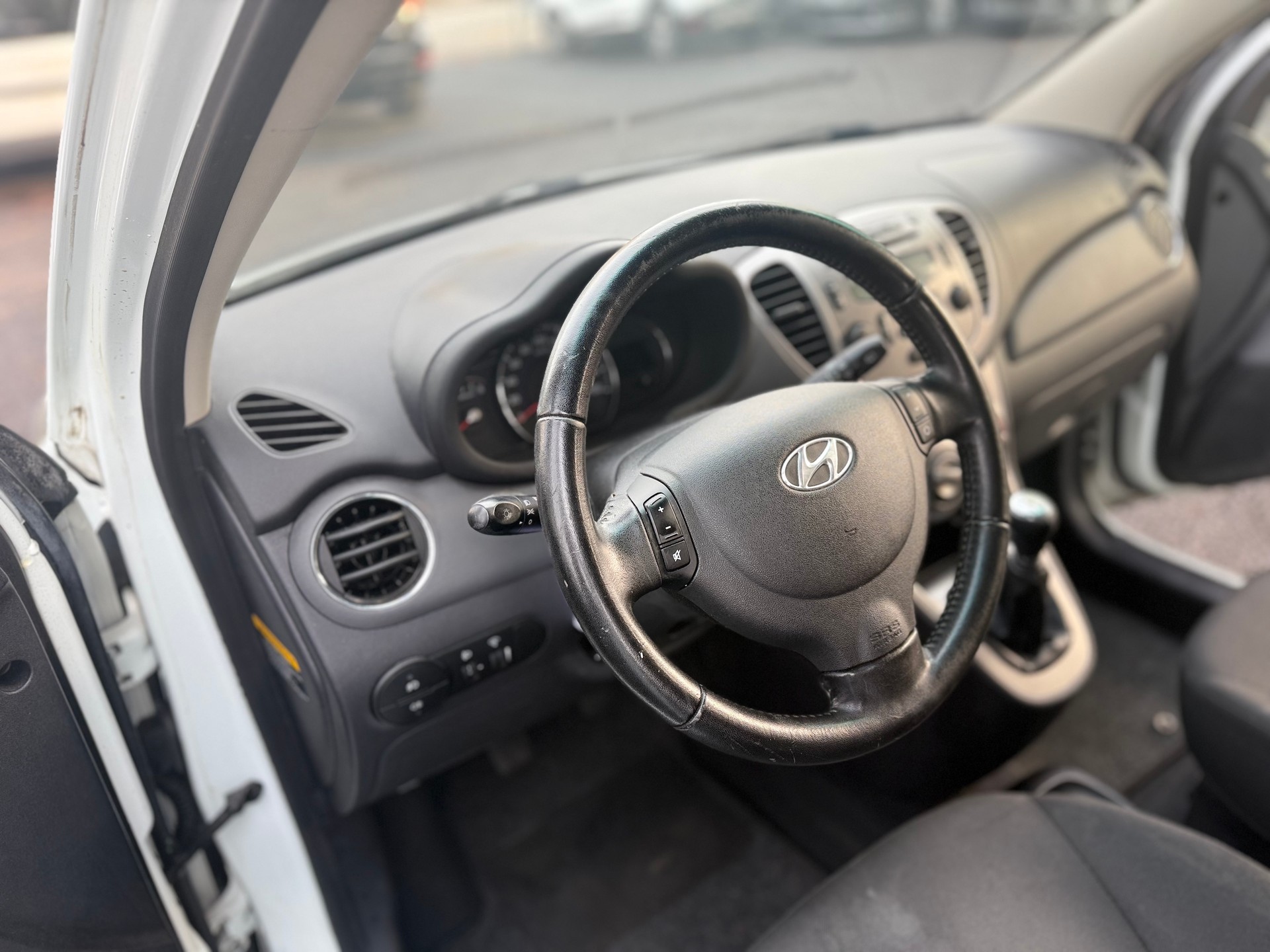 HYUNDAI i10 1.2 Style-image-9