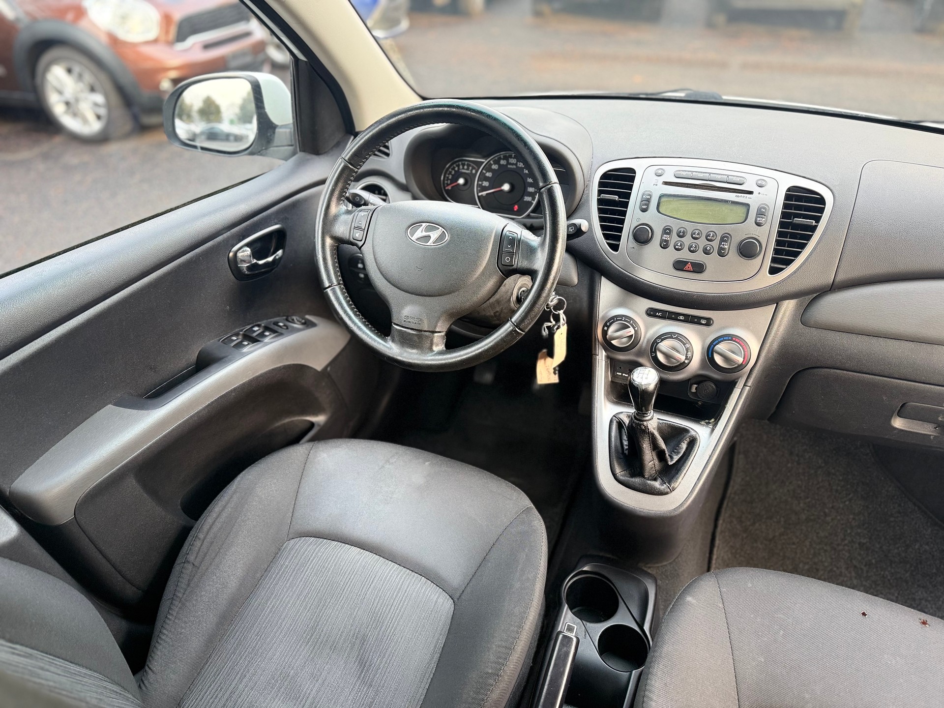 HYUNDAI i10 1.2 Style-image-8