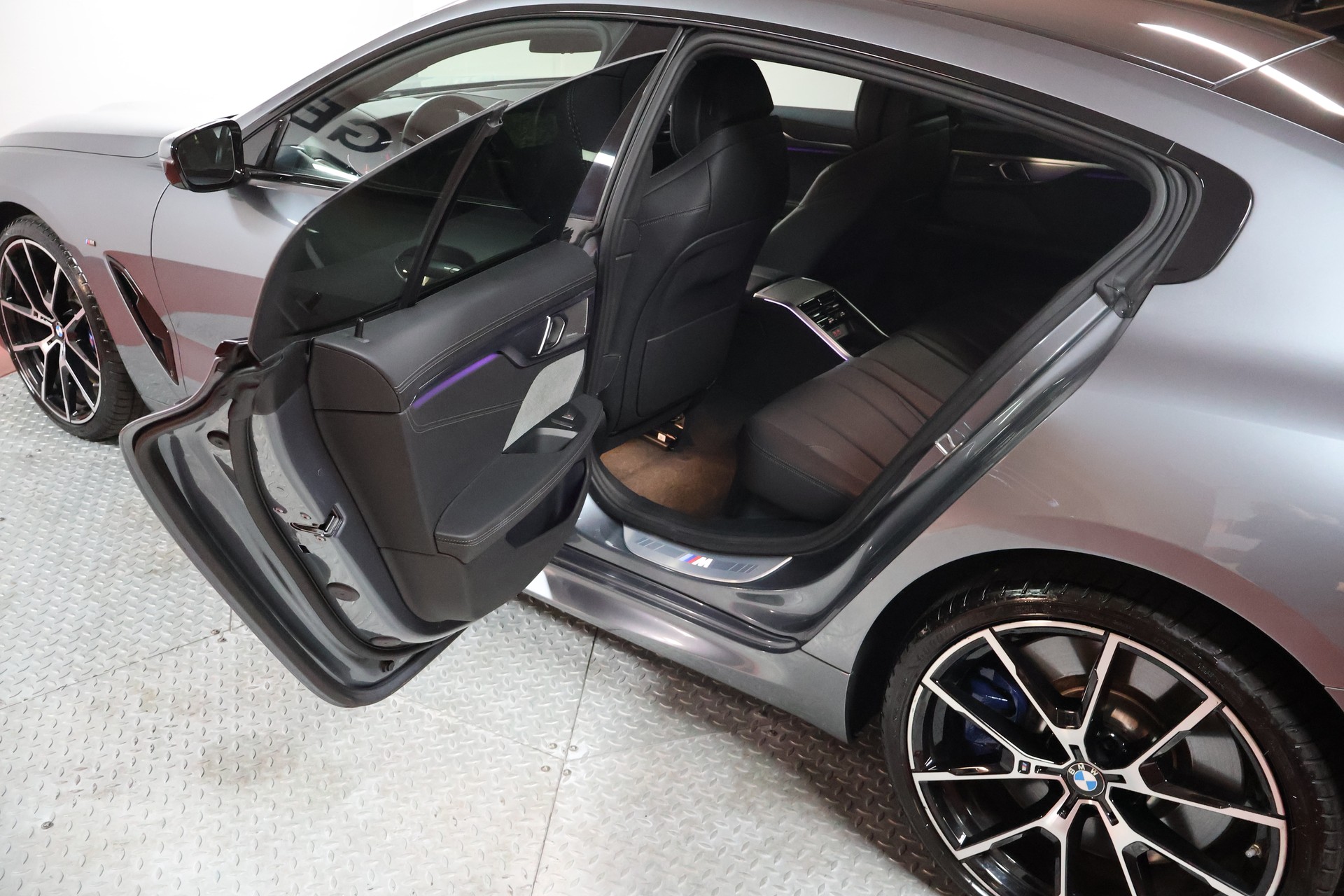 BMW M850i xDrive Steptronic-image-13