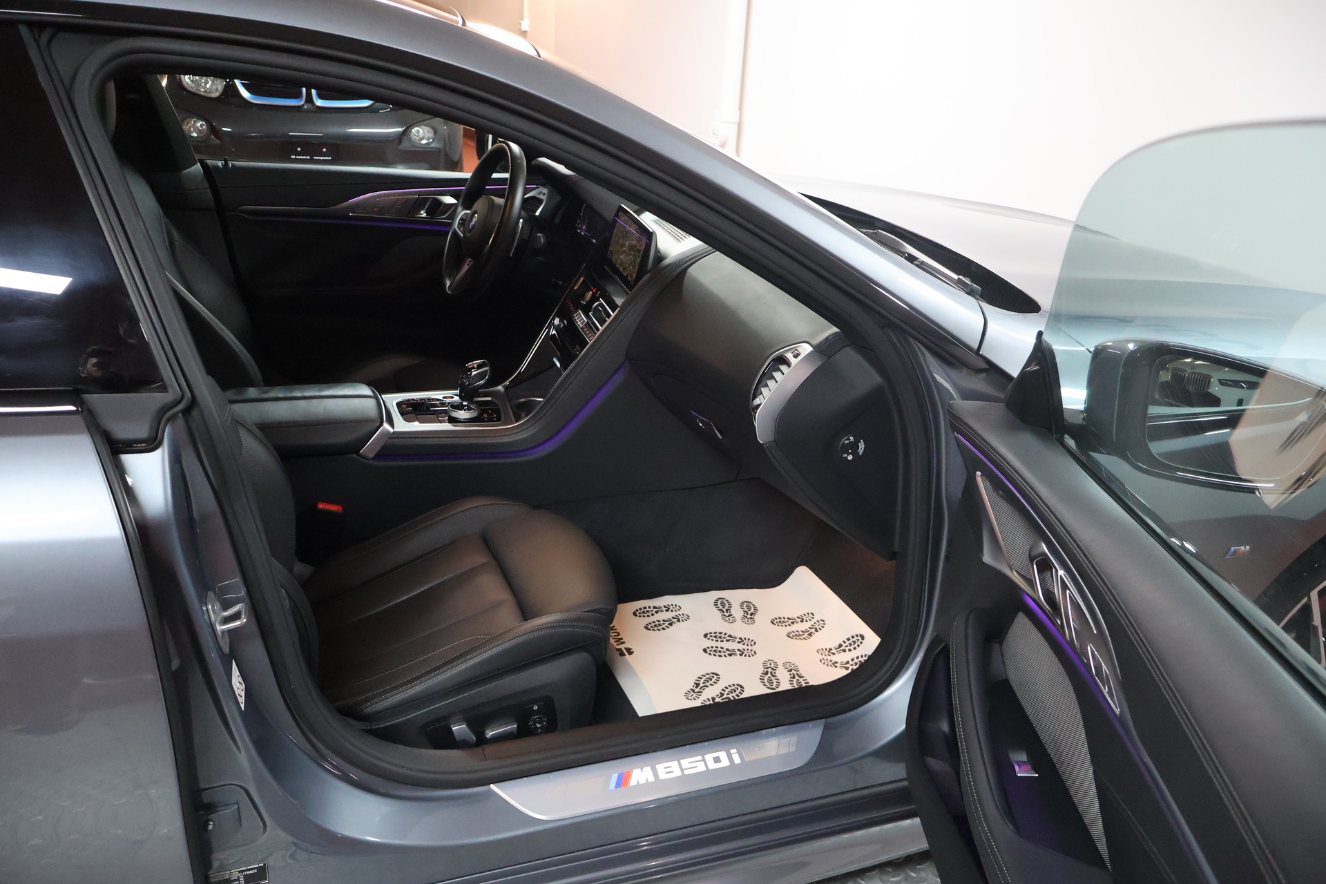 BMW M850i xDrive Steptronic-image-11
