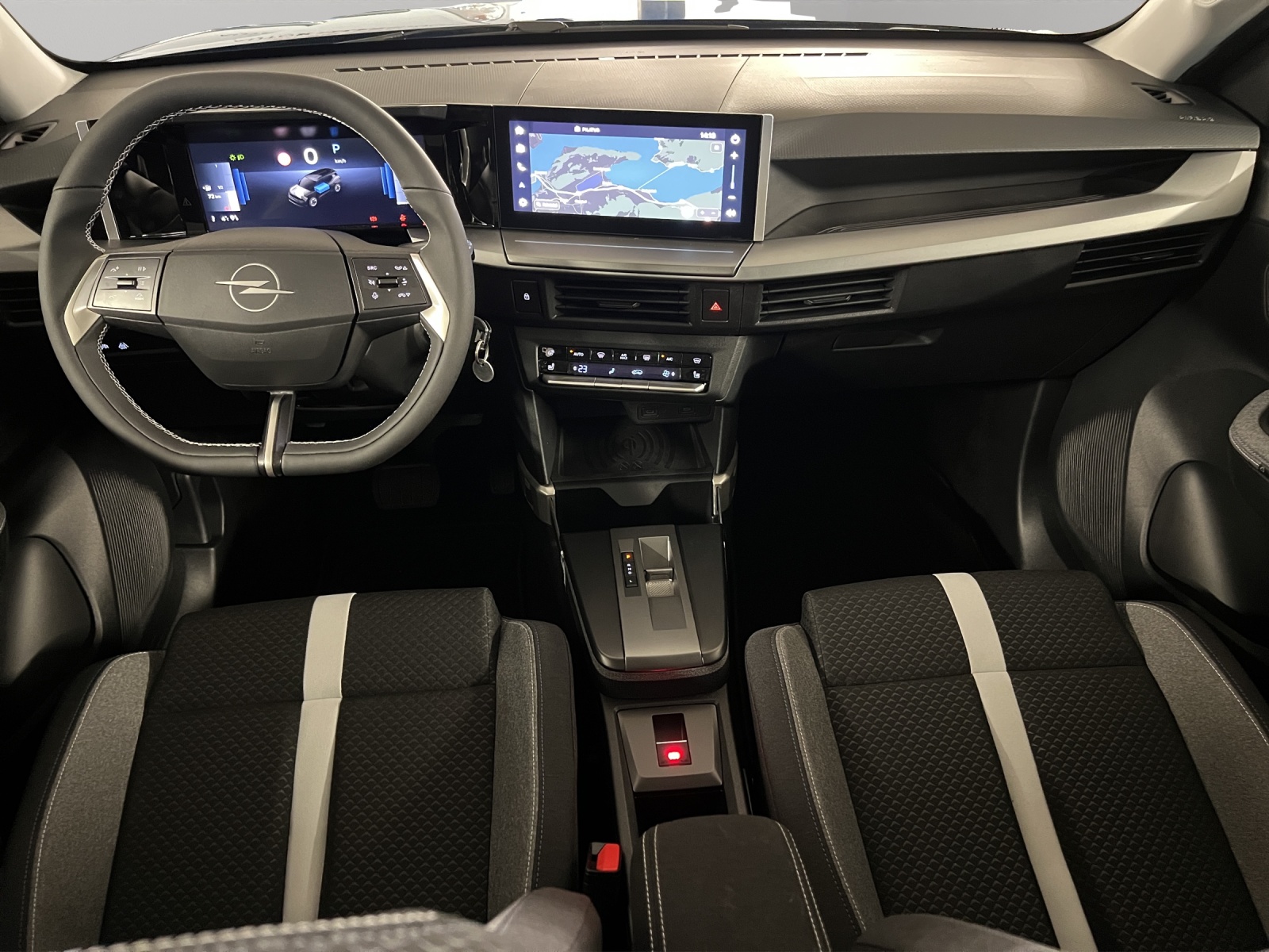 OPEL Frontera 1.2 T HEV 145 GS-image-11