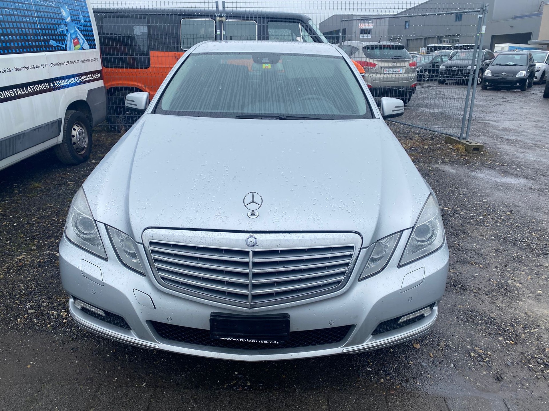 MERCEDES-BENZ E 250 CDI BlueEfficiency Automatic-image-2