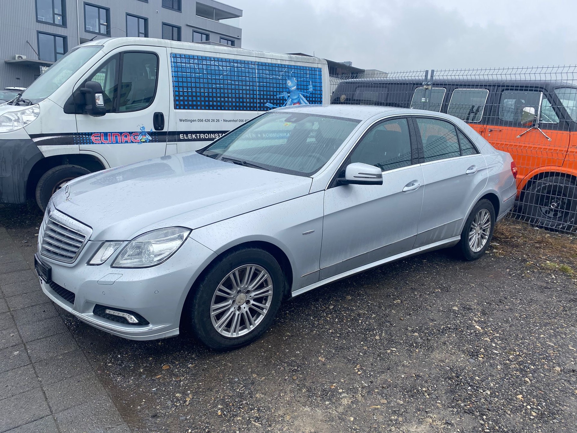 MERCEDES-BENZ E 250 CDI BlueEfficiency Automatic-image-1