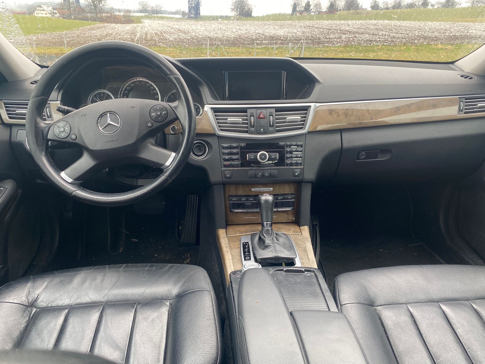 MERCEDES-BENZ E 250 CDI BlueEfficiency Automatic-image-9