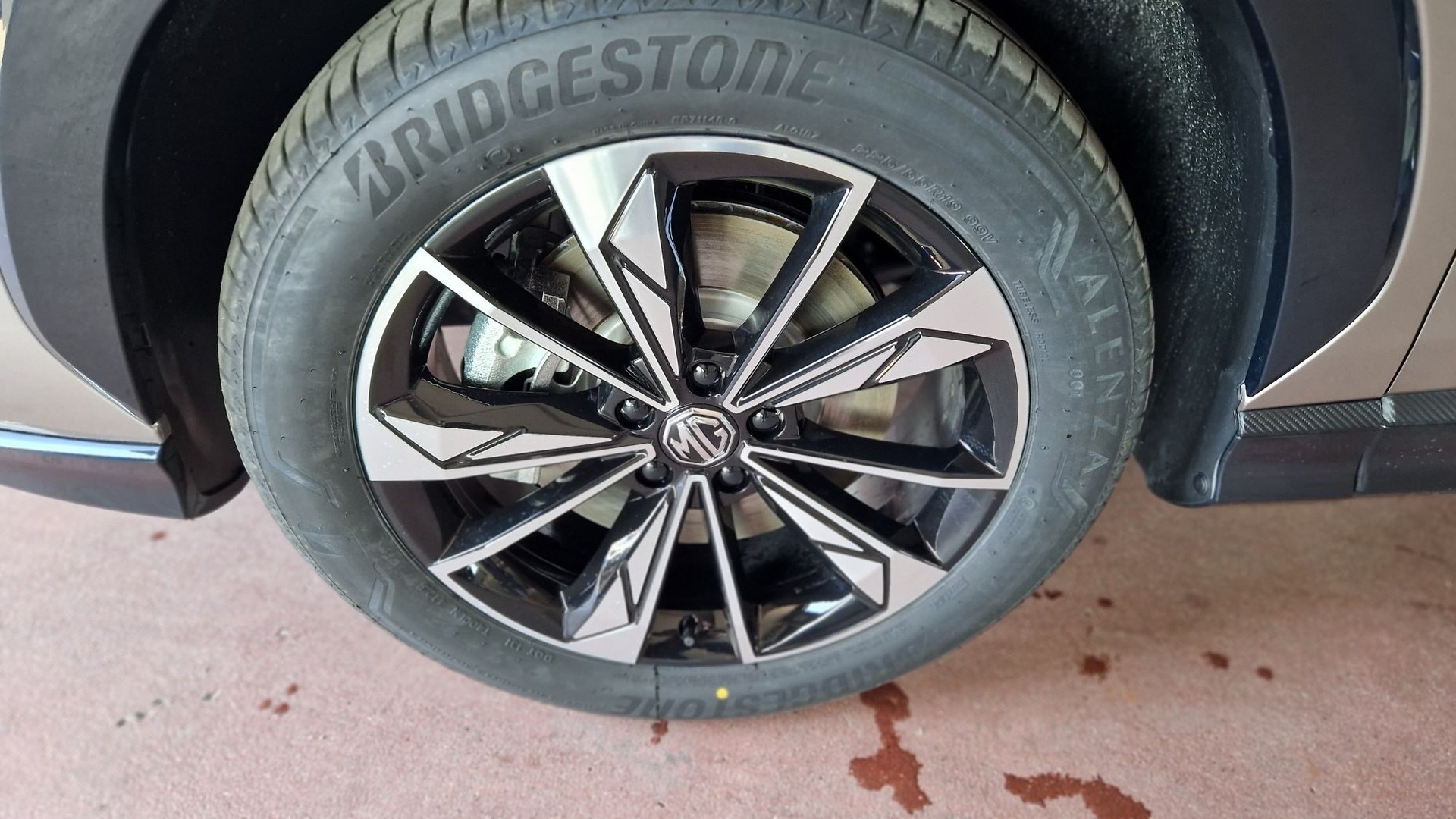 MG HS 1.5 T HEV Luxury-image-3