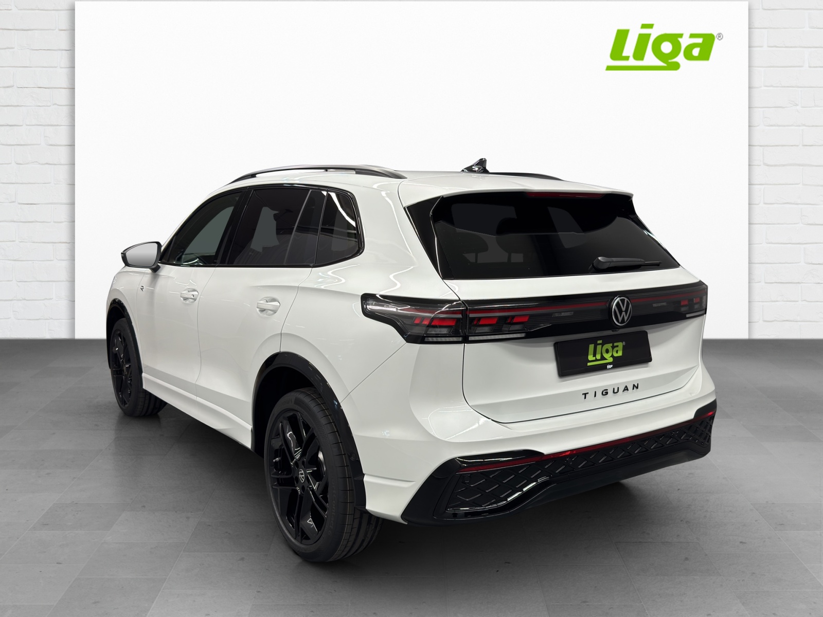 VW Tiguan 2.0 TSI R-Line Plus DSG 4motion-image-3