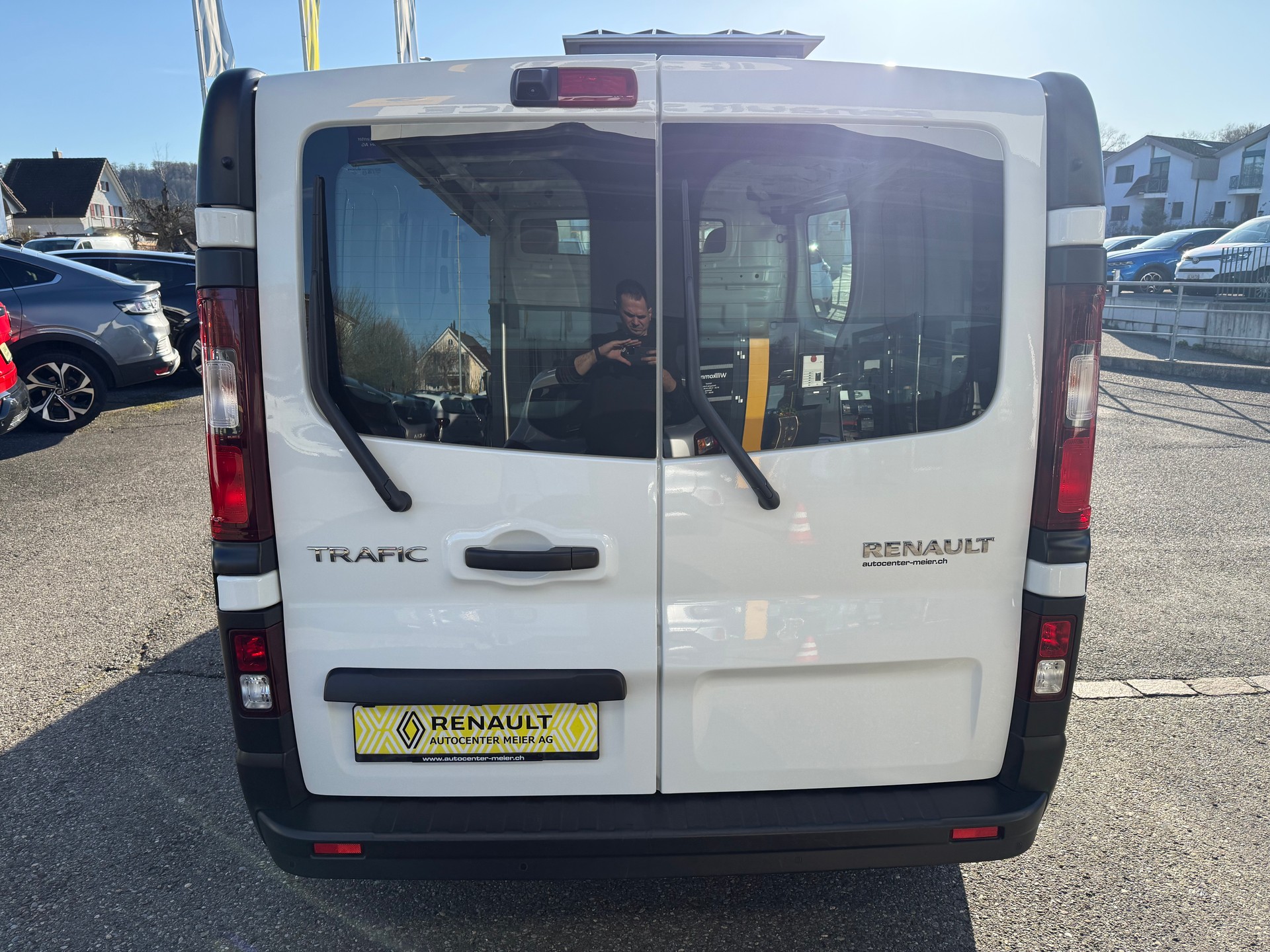 RENAULT Trafic 2.0 Energy dCi 120 3.0t Business L2H1-image-4