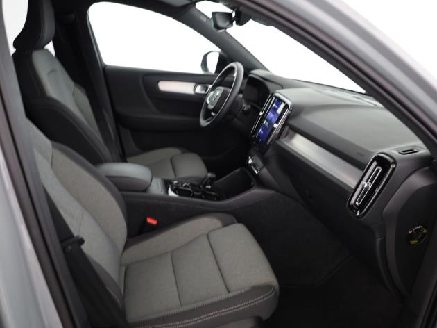 Image VOLVO XC40 XC40 B3 Benzin Mild Hybrid Plus Dark DCT
