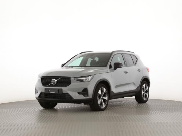 Photo VOLVO XC40 XC40 B3 Benzin Mild Hybrid Plus Dark DCT