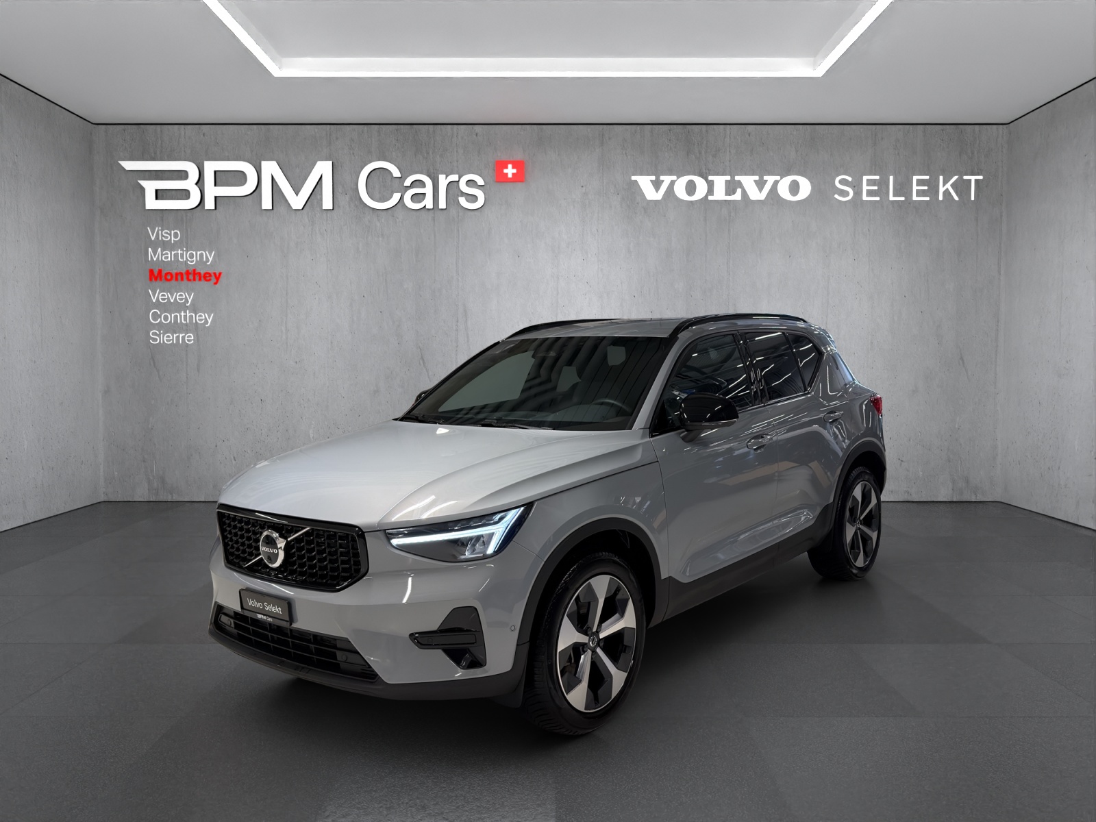 Photo VOLVO XC40 XC40 B3 Benzin Mild Hybrid Plus Dark DCT