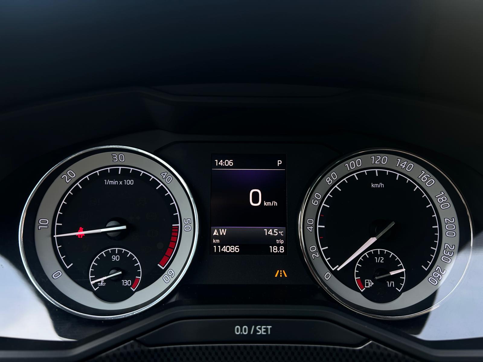 SKODA Superb Combi 2.0 TDi SportLine 4x4 DSG-image-17