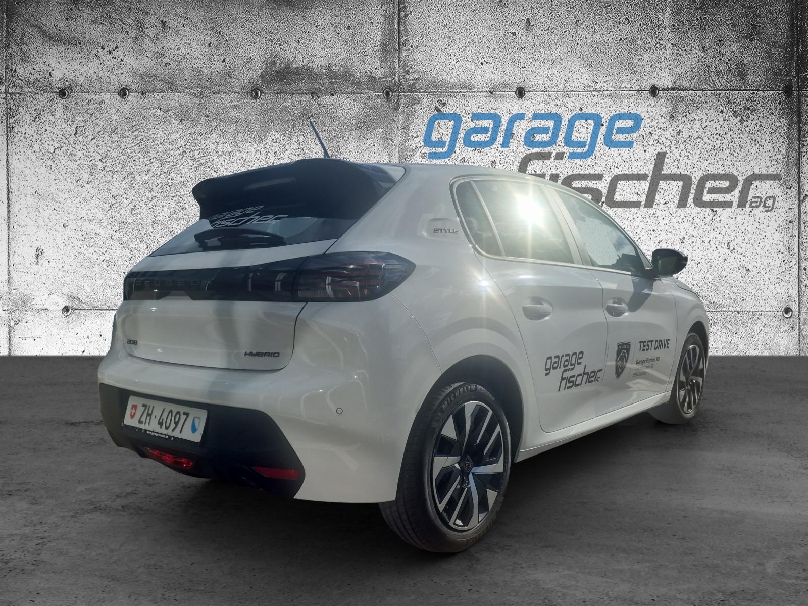 PEUGEOT 208 1.2 Hybrid Style-showroom-element-2