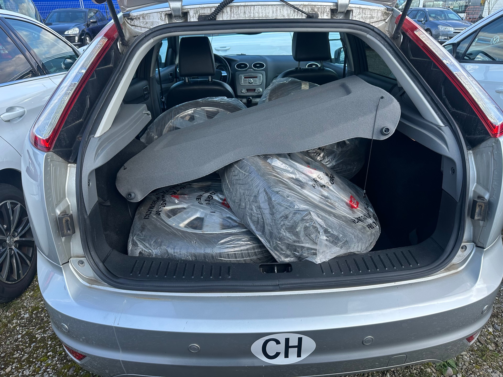 FORD Focus 2.0i Titanium Automatic-image-4