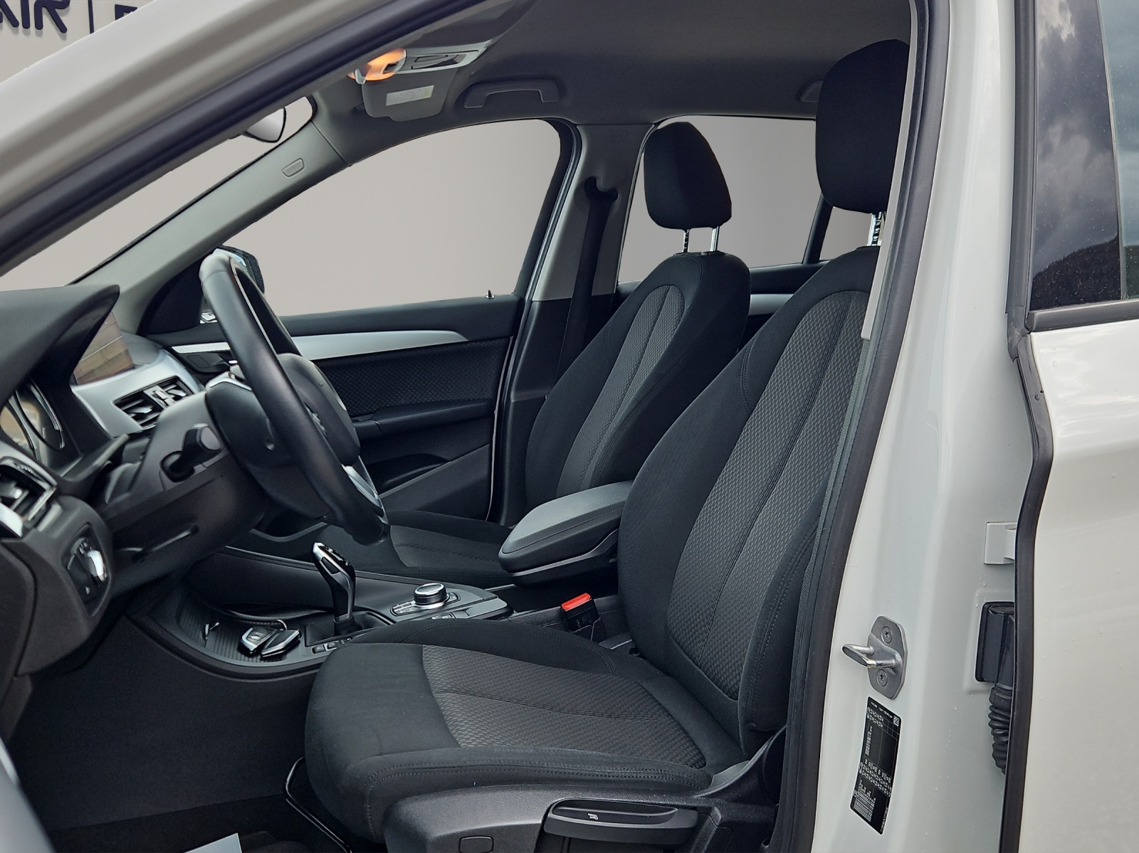 BMW X1 sDrive 18i Steptronic DSK-image-8