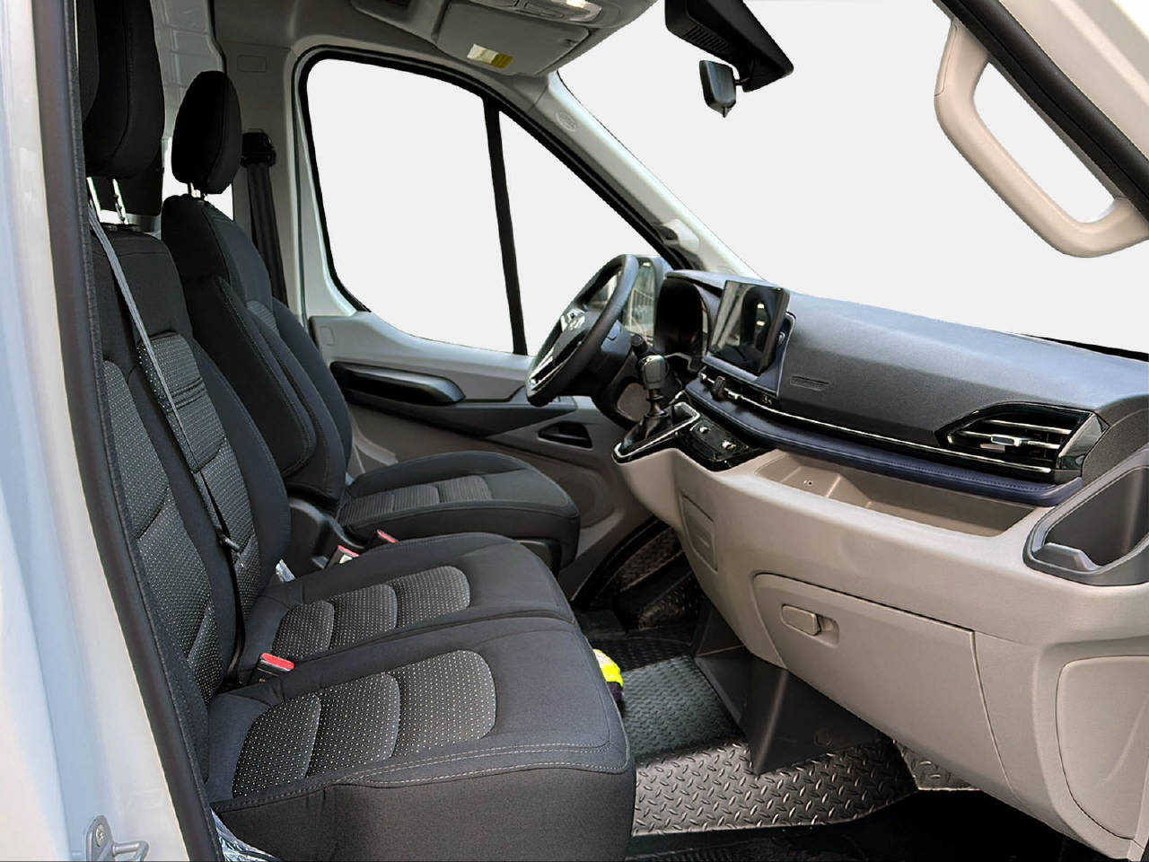 MAXUS Deliver 9 Kaw. L3H2 2.0 TD Luxury-image-11