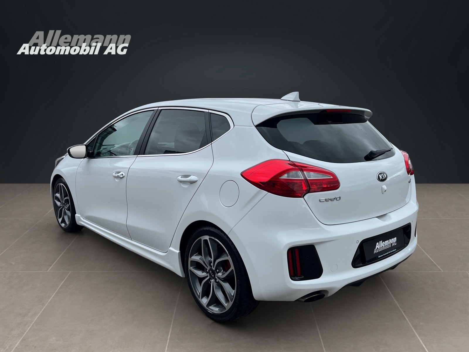 KIA Cee'd 1.6 GDi Turbo GT-image-3