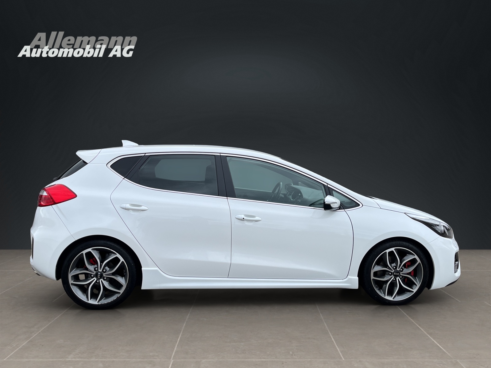 KIA Cee'd 1.6 GDi Turbo GT-image-6