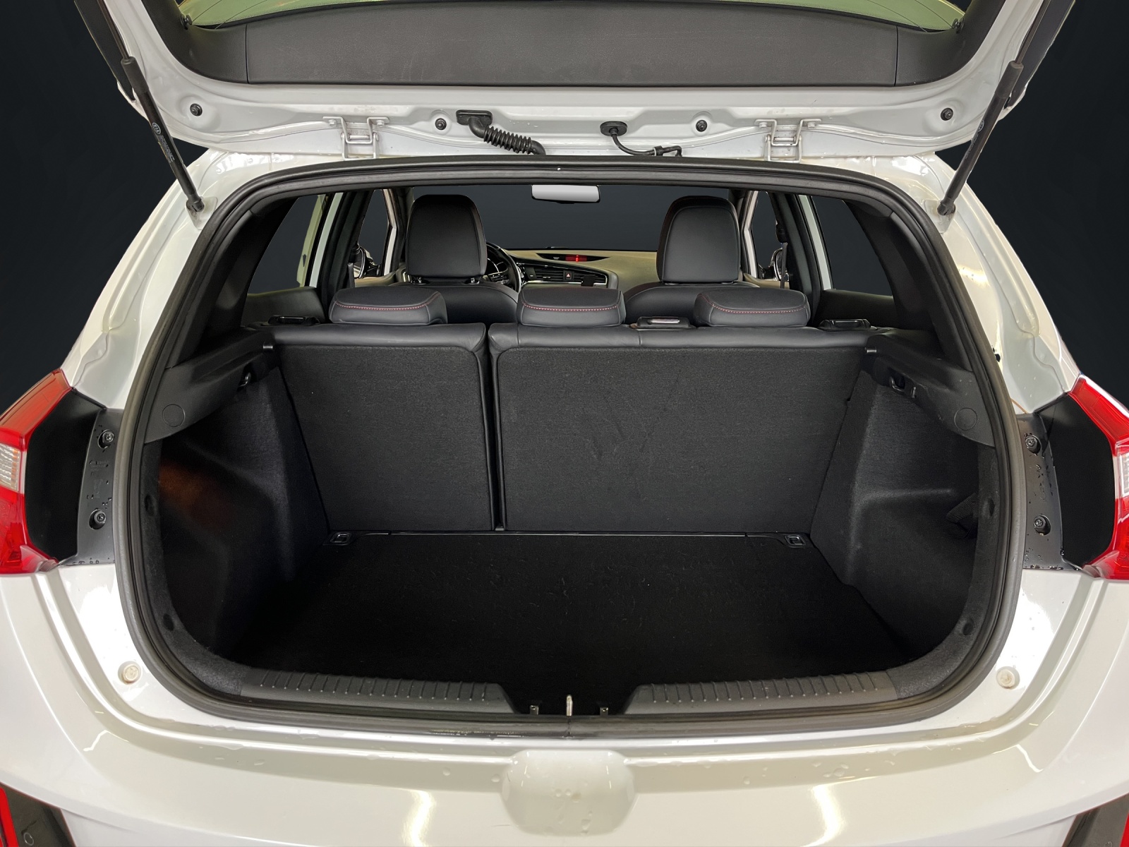 KIA Cee'd 1.6 GDi Turbo GT-image-12