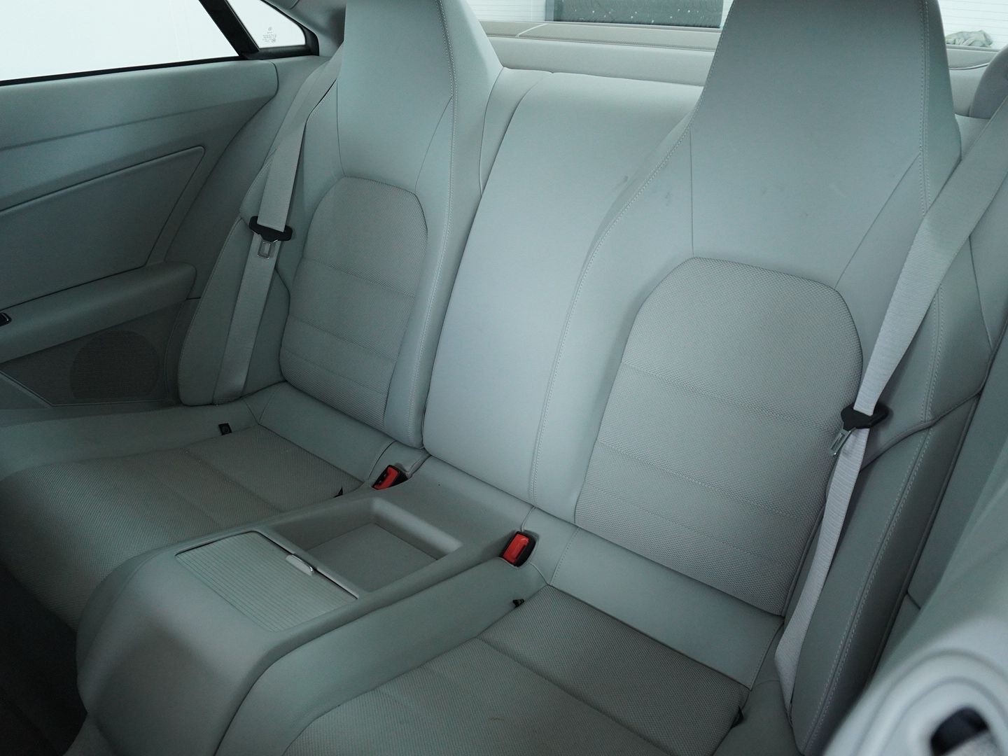 MERCEDES-BENZ E 250 CGI BlueEfficiency 7G-Tronic-image-3