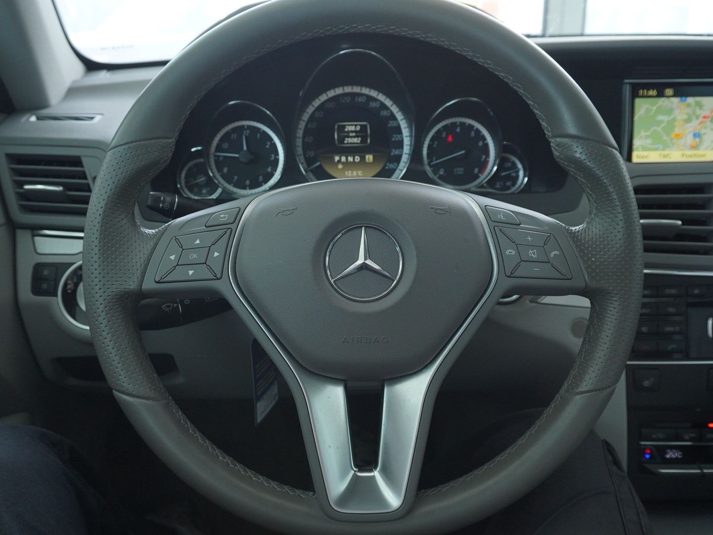 MERCEDES-BENZ E 250 CGI BlueEfficiency 7G-Tronic-image-4