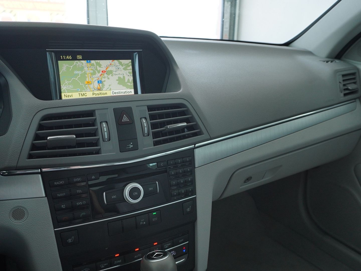 MERCEDES-BENZ E 250 CGI BlueEfficiency 7G-Tronic-image-5