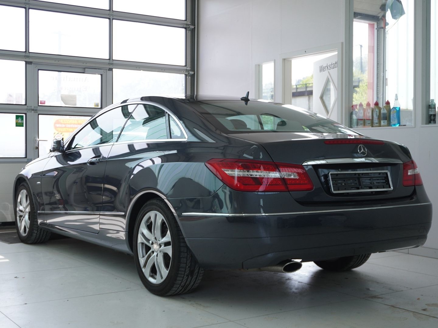 MERCEDES-BENZ E 250 CGI BlueEfficiency 7G-Tronic-image-1