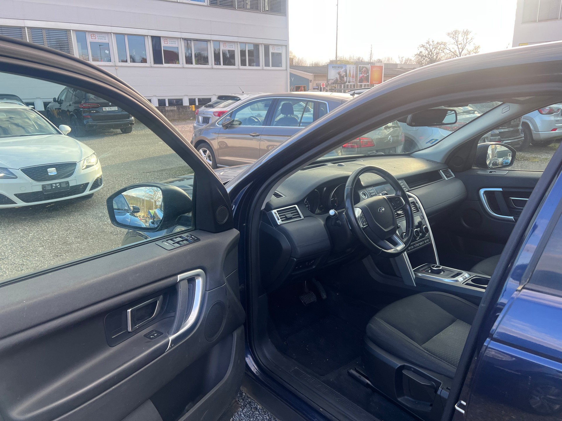 LAND ROVER Discovery 2.0 TD4 S Automatic-image-9