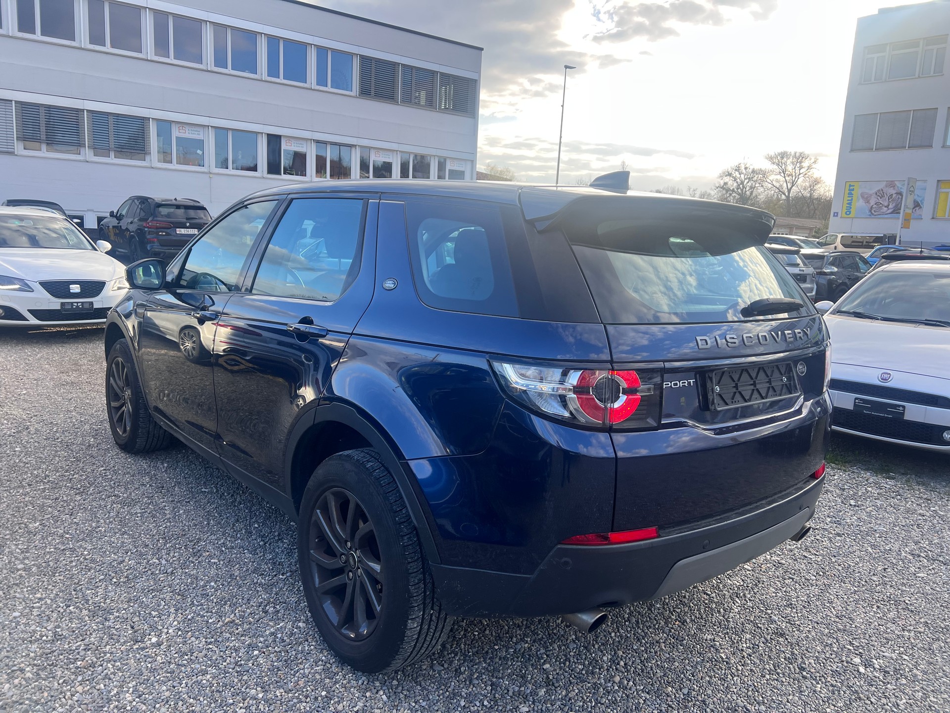 LAND ROVER Discovery 2.0 TD4 S Automatic-image-4