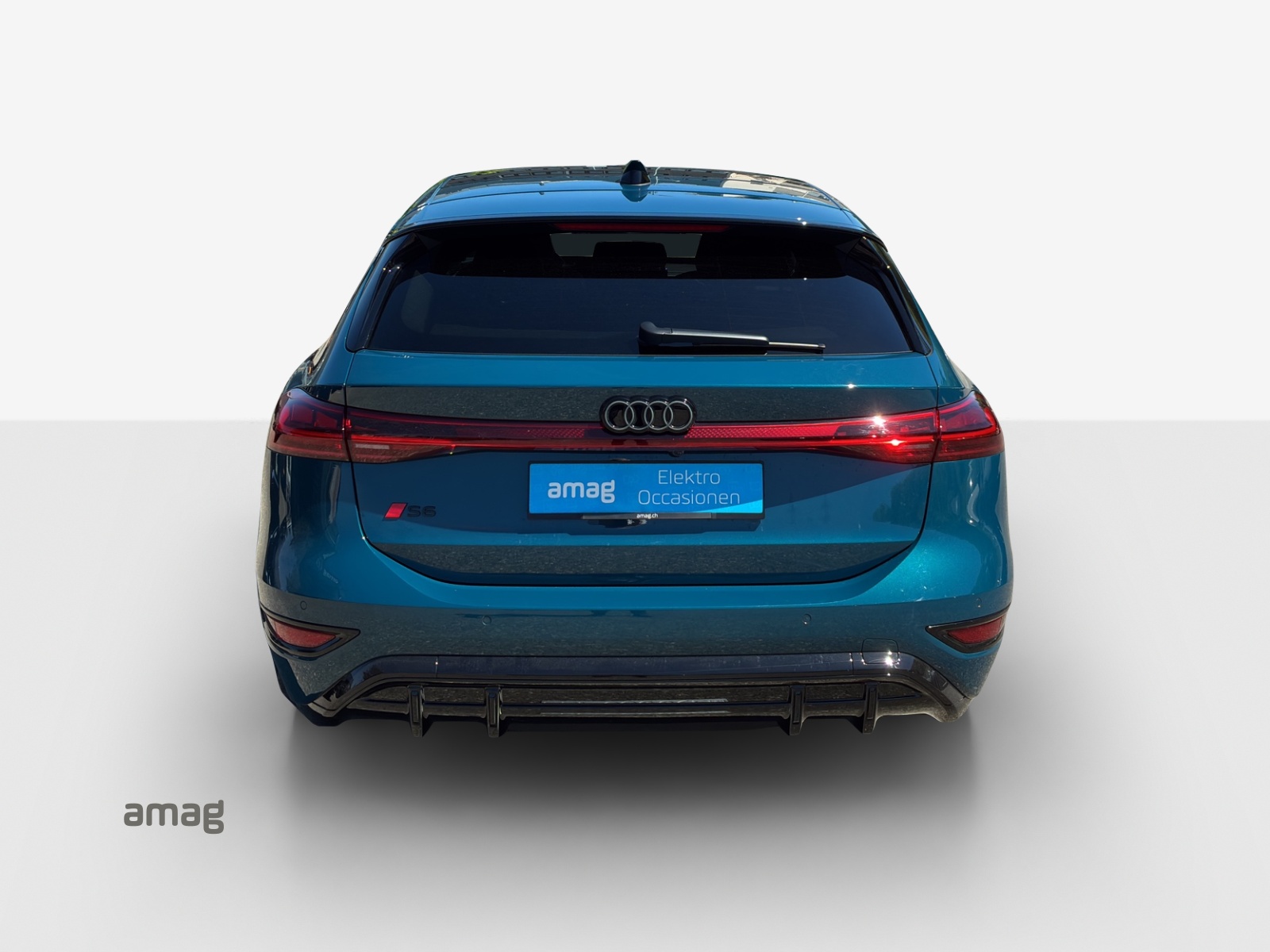 AUDI S6 Avant e-tron quattro-image-3