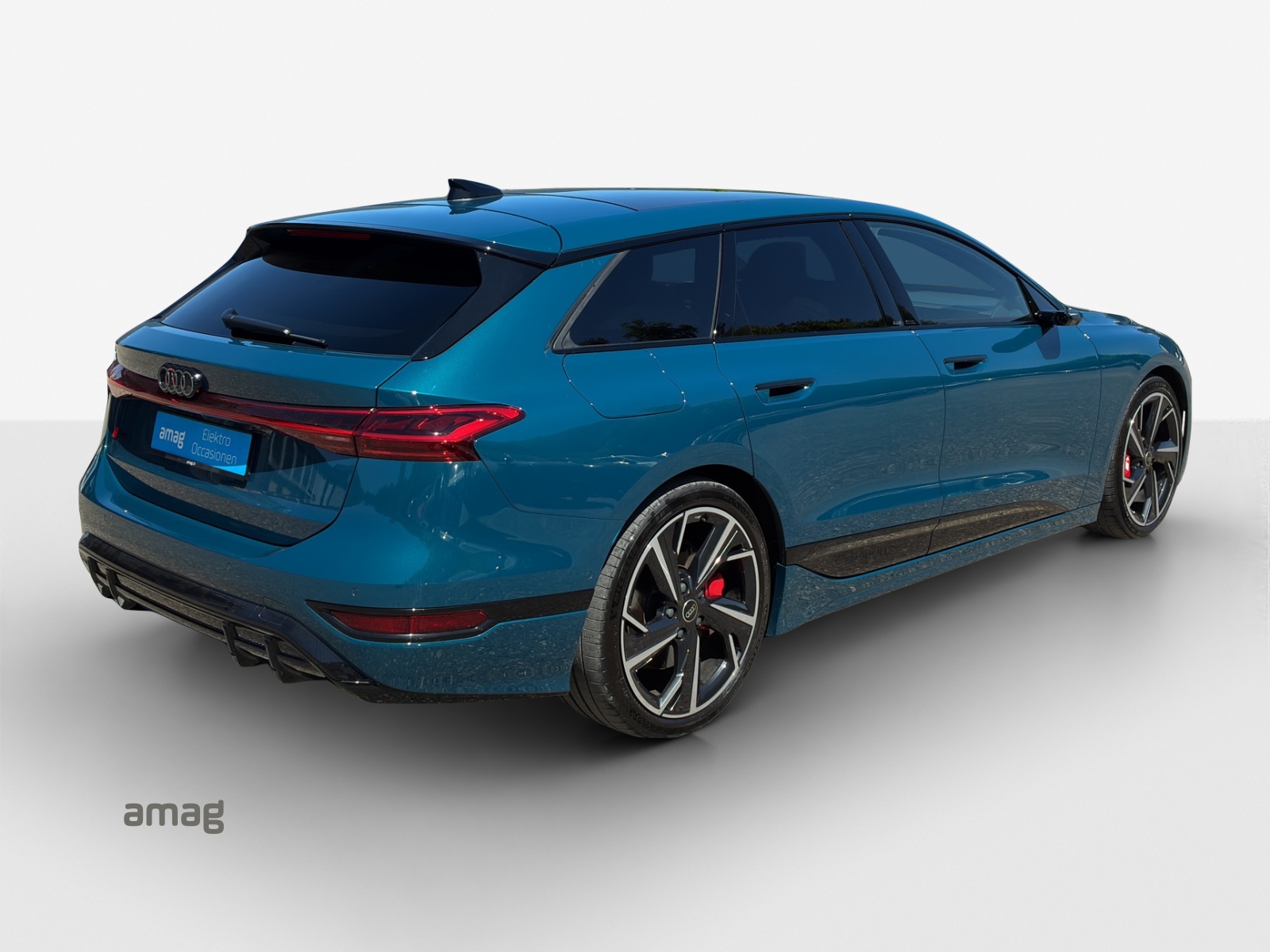 AUDI S6 Avant e-tron quattro-image-4