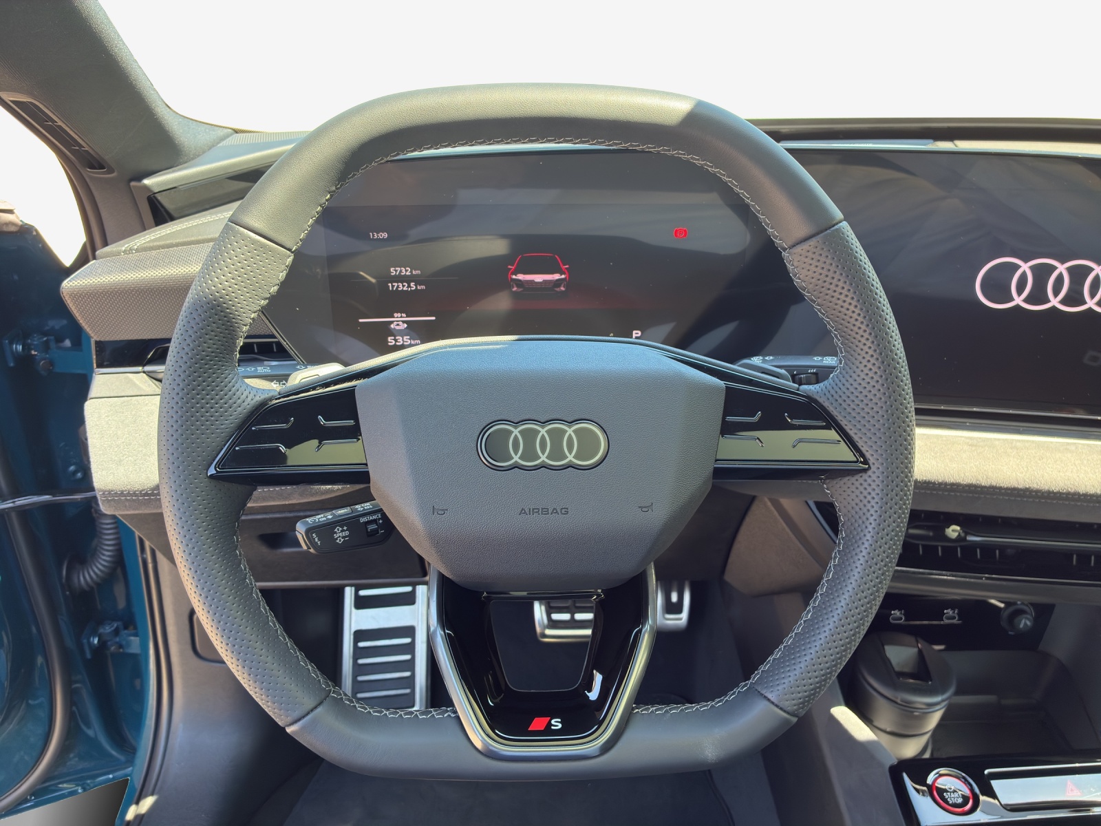 AUDI S6 Avant e-tron quattro-image-9
