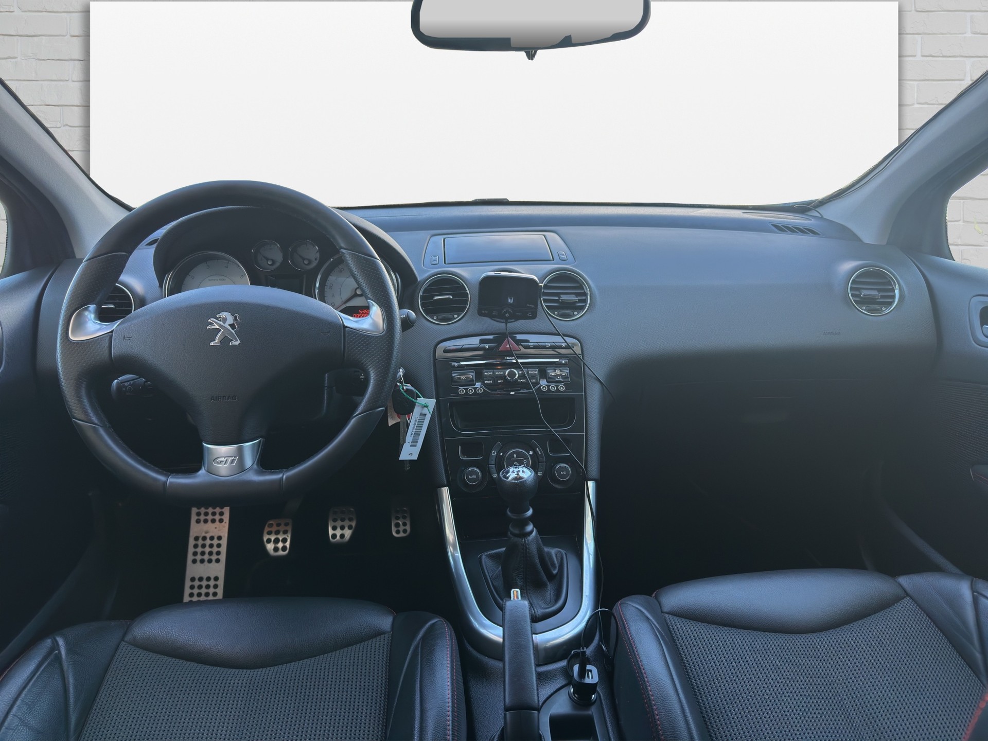 PEUGEOT 308 1.6 16V T GTi-image-8